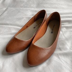 American Eagle Brown Flats Size 8